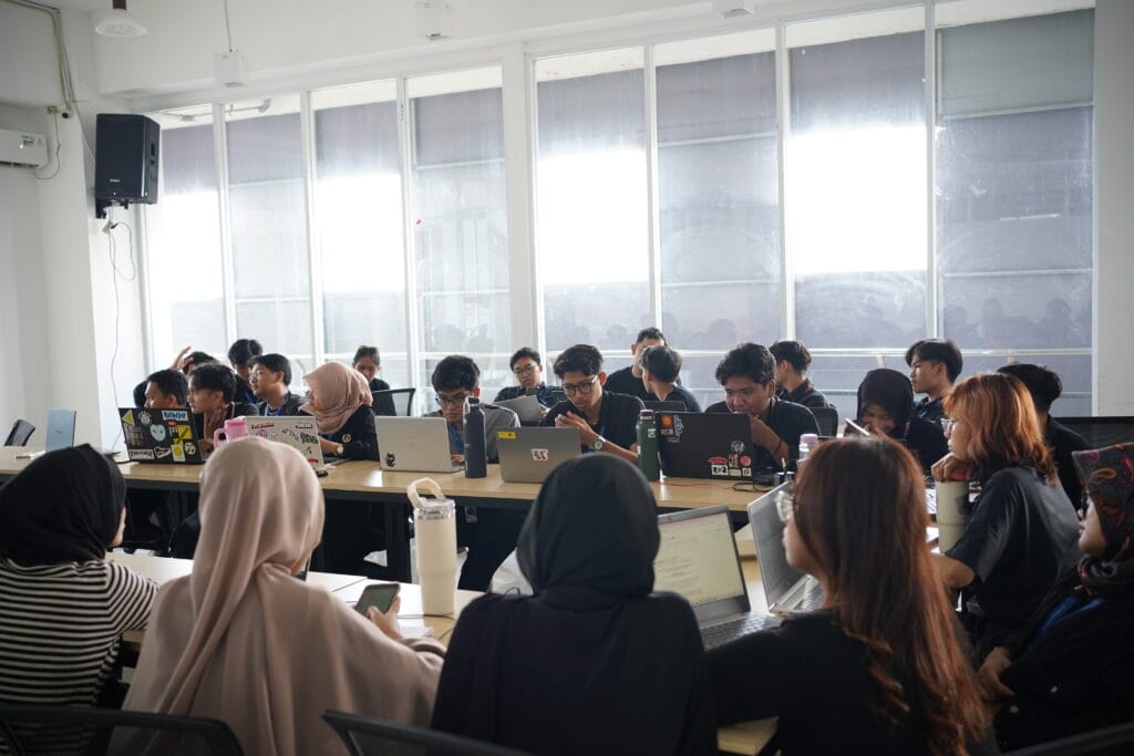 pelatihan penulisan artikel gouf x mcc